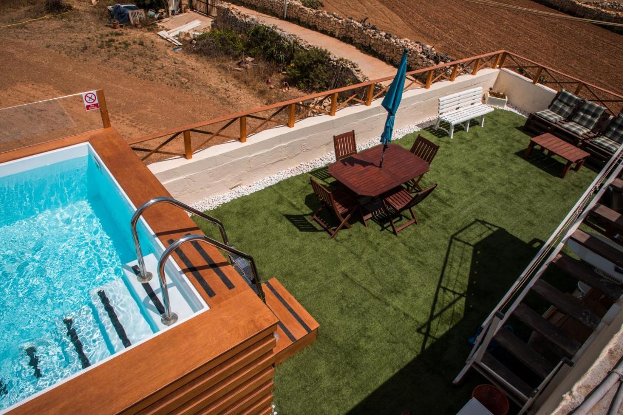 Tal-Karmnu Entire House With Private Heated Pool And Jacuzzi Villa Kirkop Eksteriør bilde