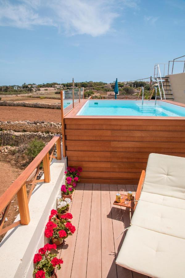 Tal-Karmnu Entire House With Private Heated Pool And Jacuzzi Villa Kirkop Eksteriør bilde